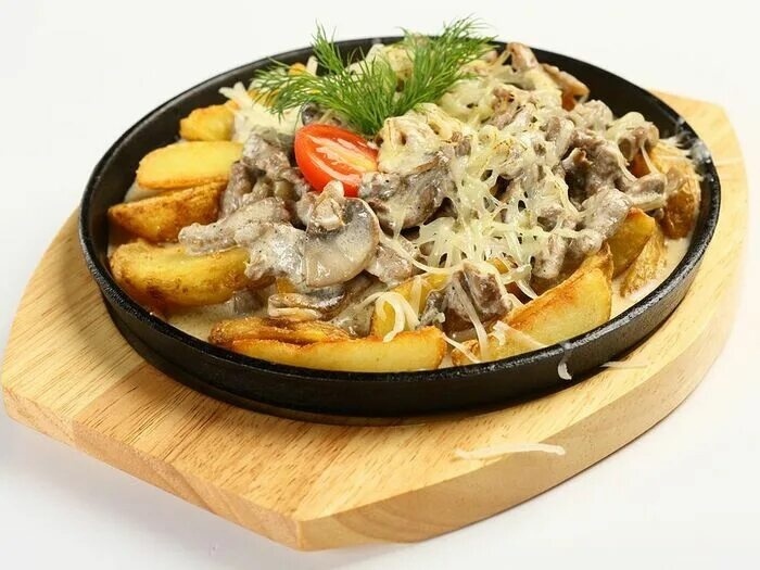 Сковородка с картофелем и грибами по Моцареллой Сковородка с картофелем и грибами по Моцареллой
